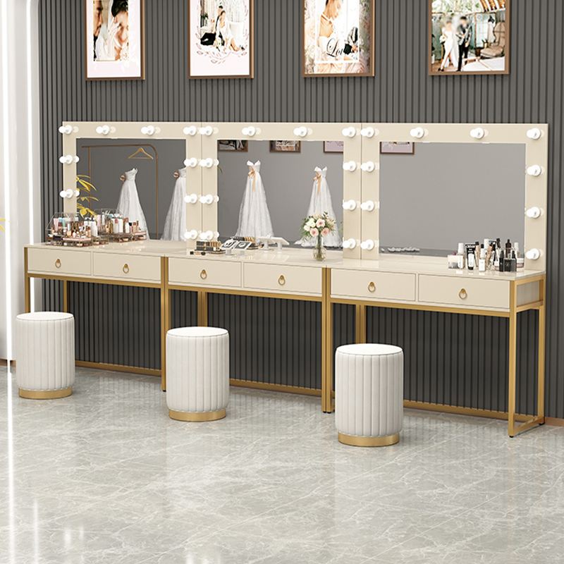 Beauty Makeup Bridal - Dressoir met lampspiegel geïntegreerde training school